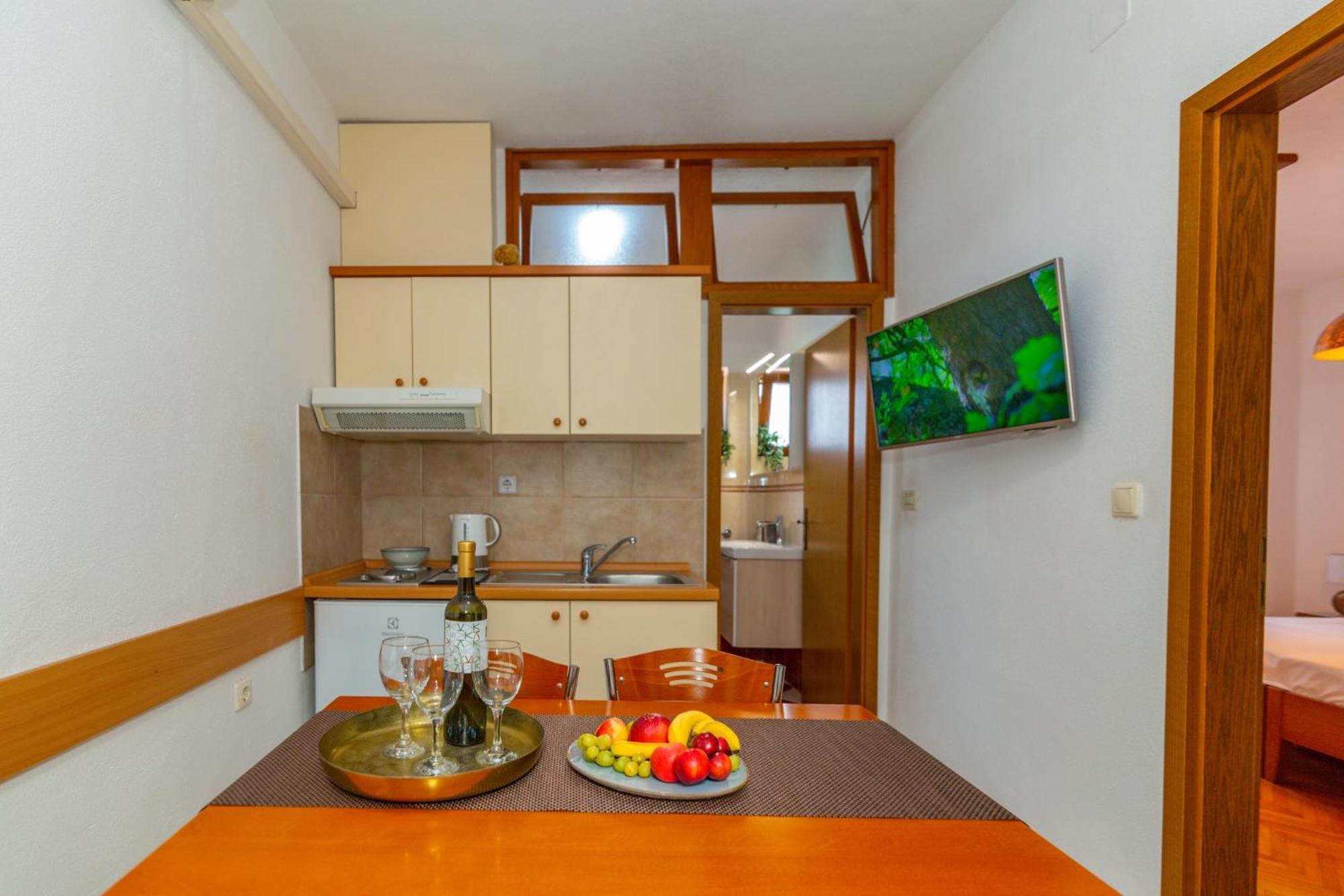 City Center Ana Apartments Makarska Exterior photo